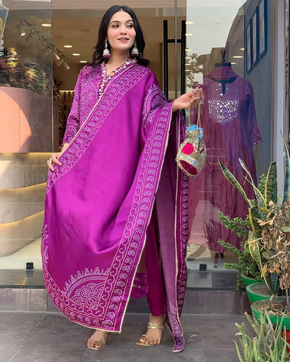 💃🏻Presenting Beautiful Heavy quality Chinon Silk Fabric designer festive wear kurti pant and duppta with Embroidery, Sequence &amp; Zari Work with lining