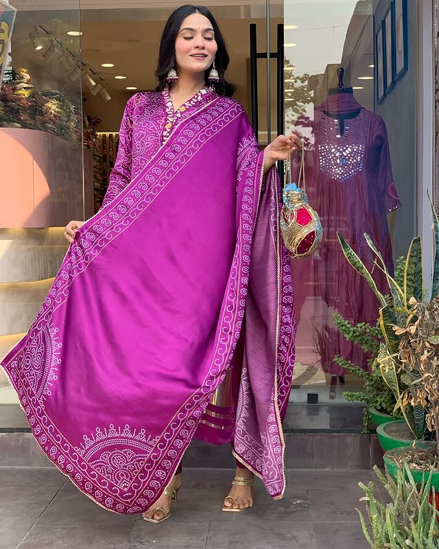 💃🏻Presenting Beautiful Heavy quality Chinon Silk Fabric designer festive wear kurti pant and duppta with Embroidery, Sequence &amp; Zari Work with lining