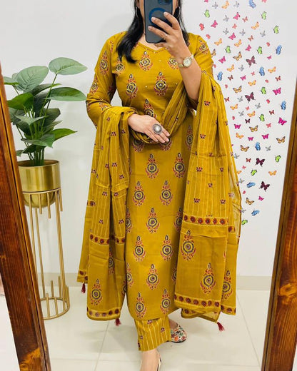 🌹🌹Pure fine Cotton fabric Embroidery Work Kurti with Pant with cotton 100-100 Dupatta🌹🌹