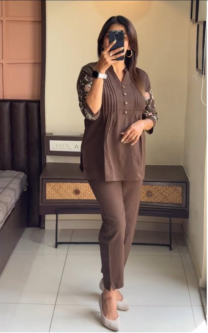 New designer cotton co-ord set flower embroidery in hand 🪡 Front in pinteks and button😀(WACD80)