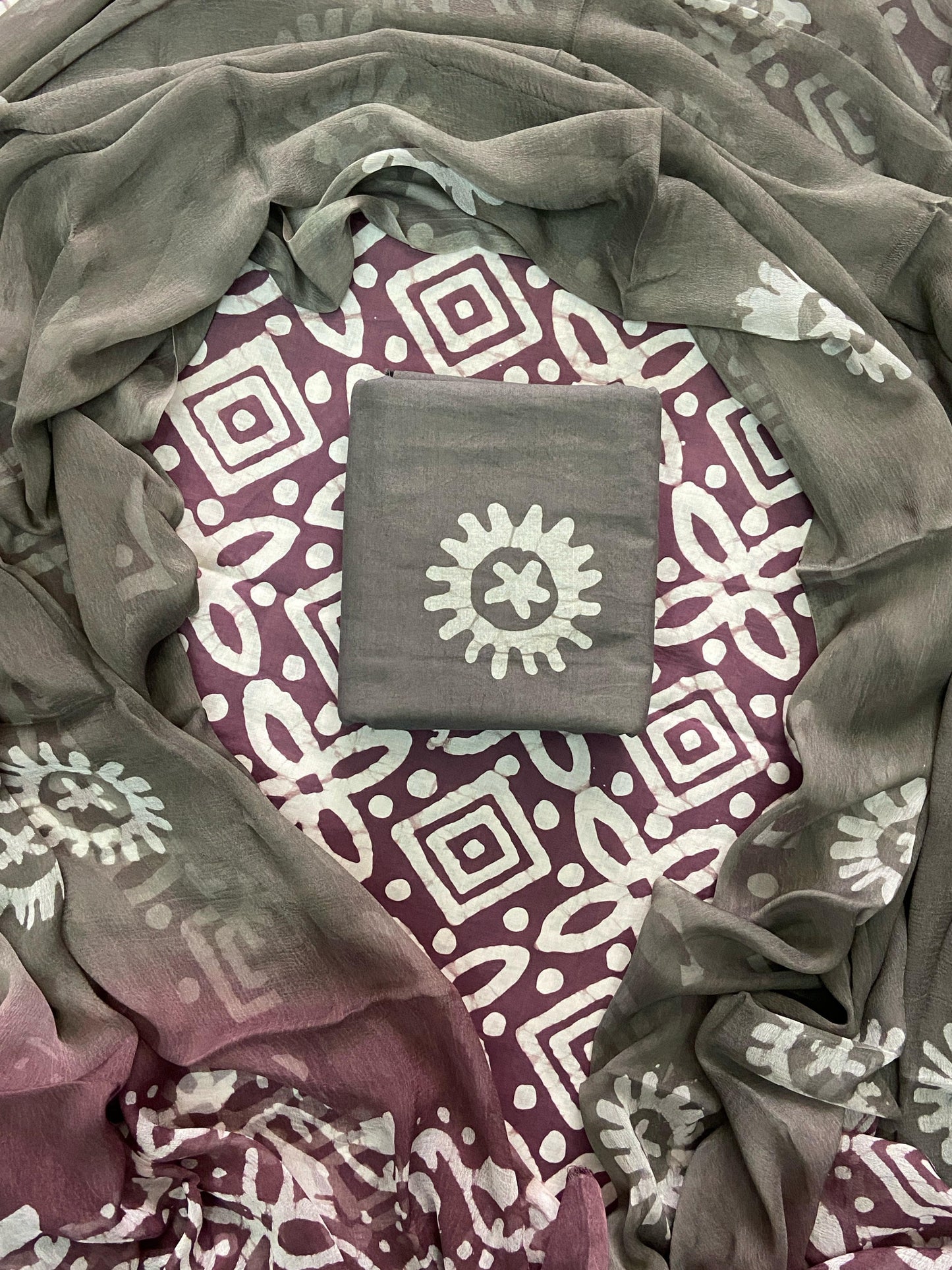 JAAL HAND BLOCK PRINT COTTON SUIT SET WITH CHIFFON DUPATTA(WACFCOTMU145)