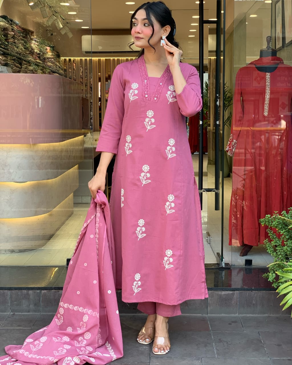 Enjoy your festival 🌞with our Very Beautiful 3ps Set . 🪡 🪡 🪡 🌸(WARED436)
