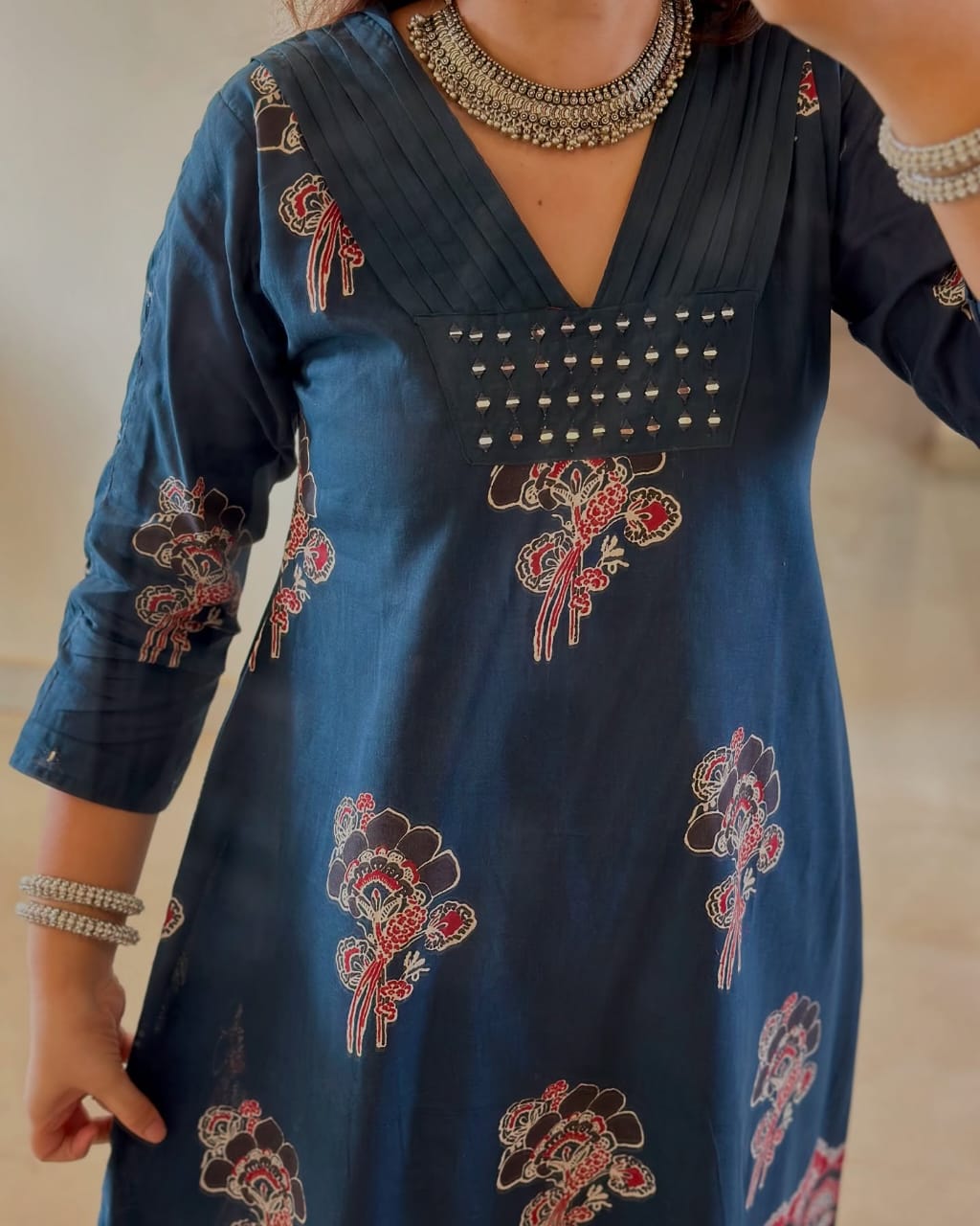 HEVAY DIMOND COTTON FABRIC NECK EMBROIDERY WORK AND PLITES ON YOKE🍃🍁💖(SWRED11) 01