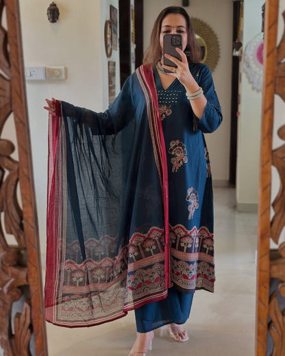 HEVAY DIMOND COTTON FABRIC NECK EMBROIDERY WORK AND PLITES ON YOKE🍃🍁💖(SWRED11) 01