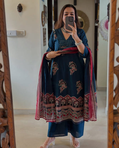 HEVAY DIMOND COTTON FABRIC NECK EMBROIDERY WORK AND PLITES ON YOKE🍃🍁💖(SWRED11) 01