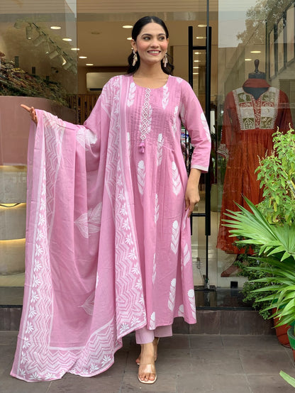 🌹🌹Pure fine Cotton fabric  Kurti with Pant with cotton 100-100 Dupatta🌹🌹 (SWRED607)