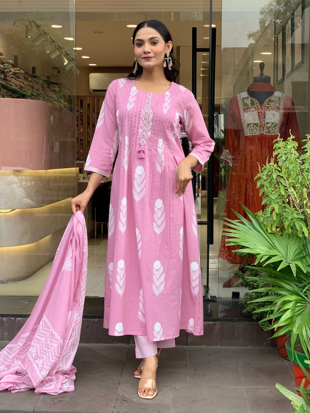🌹🌹Pure fine Cotton fabric  Kurti with Pant with cotton 100-100 Dupatta🌹🌹 (SWRED607)
