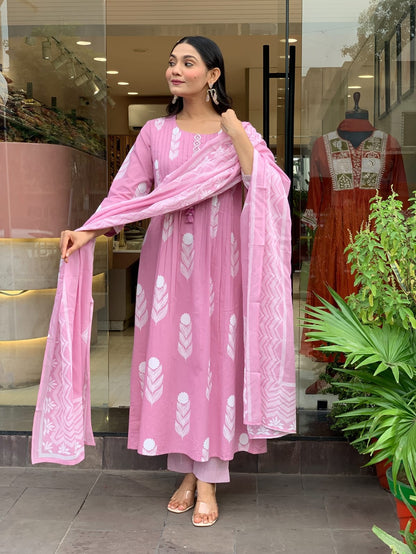 🌹🌹Pure fine Cotton fabric  Kurti with Pant with cotton 100-100 Dupatta🌹🌹 (SWRED607)