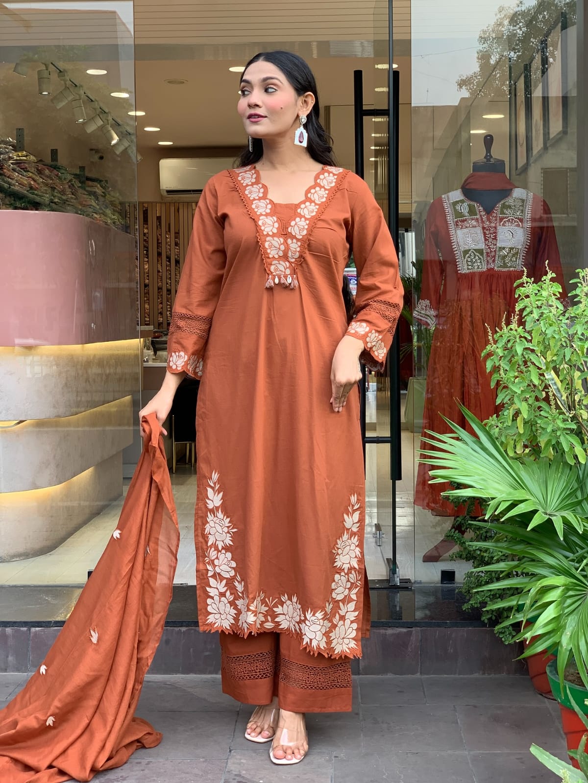 🌹🌹Pure fine Cotton fabric  Kurti with Pant with cotton 100-100 Dupatta🌹🌹 (SWRED606)