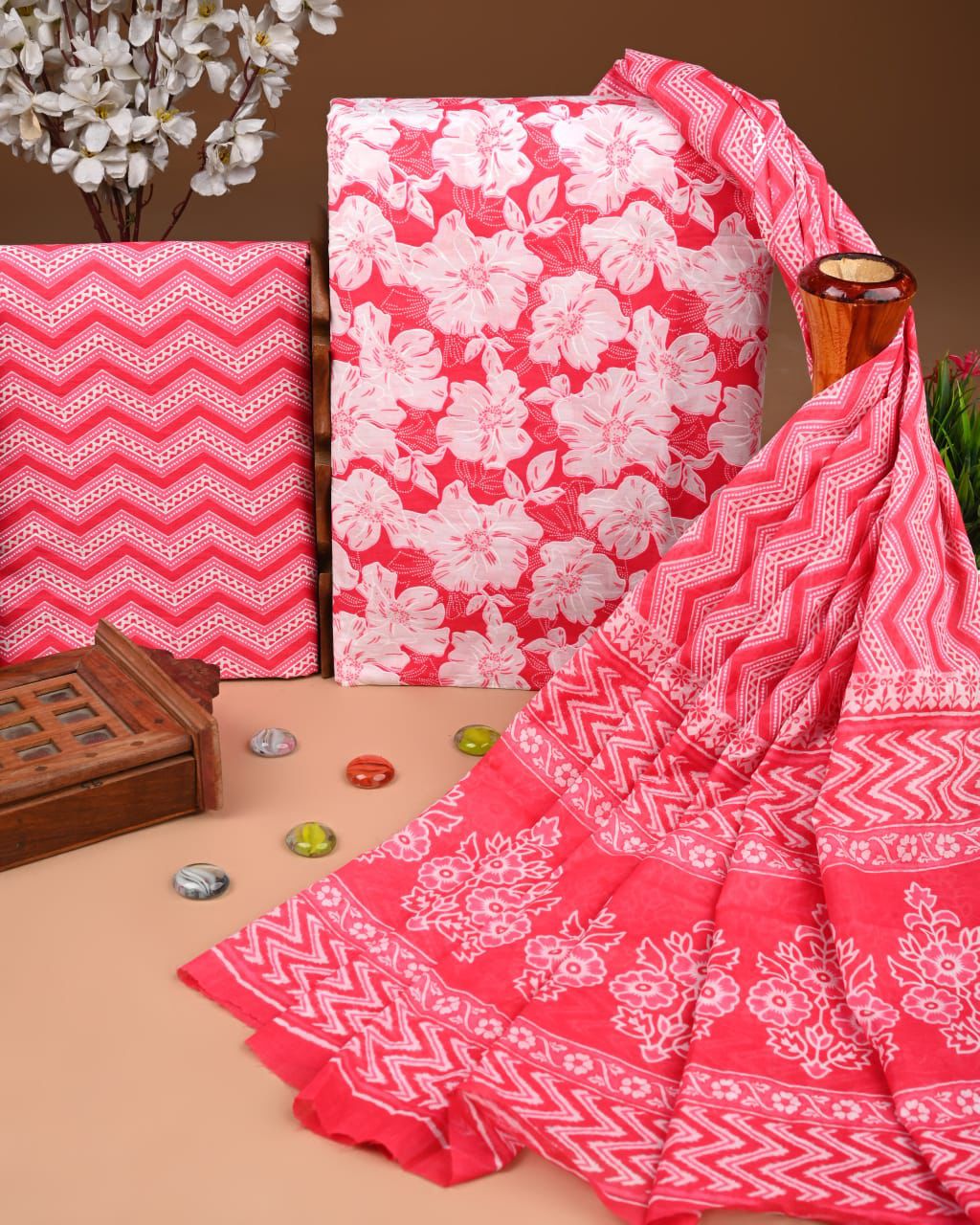 ELEGANT HAND BLOCK PRINT COTTON SUIT SET WITH MULMUL DUPATTA(WACOTMU30)