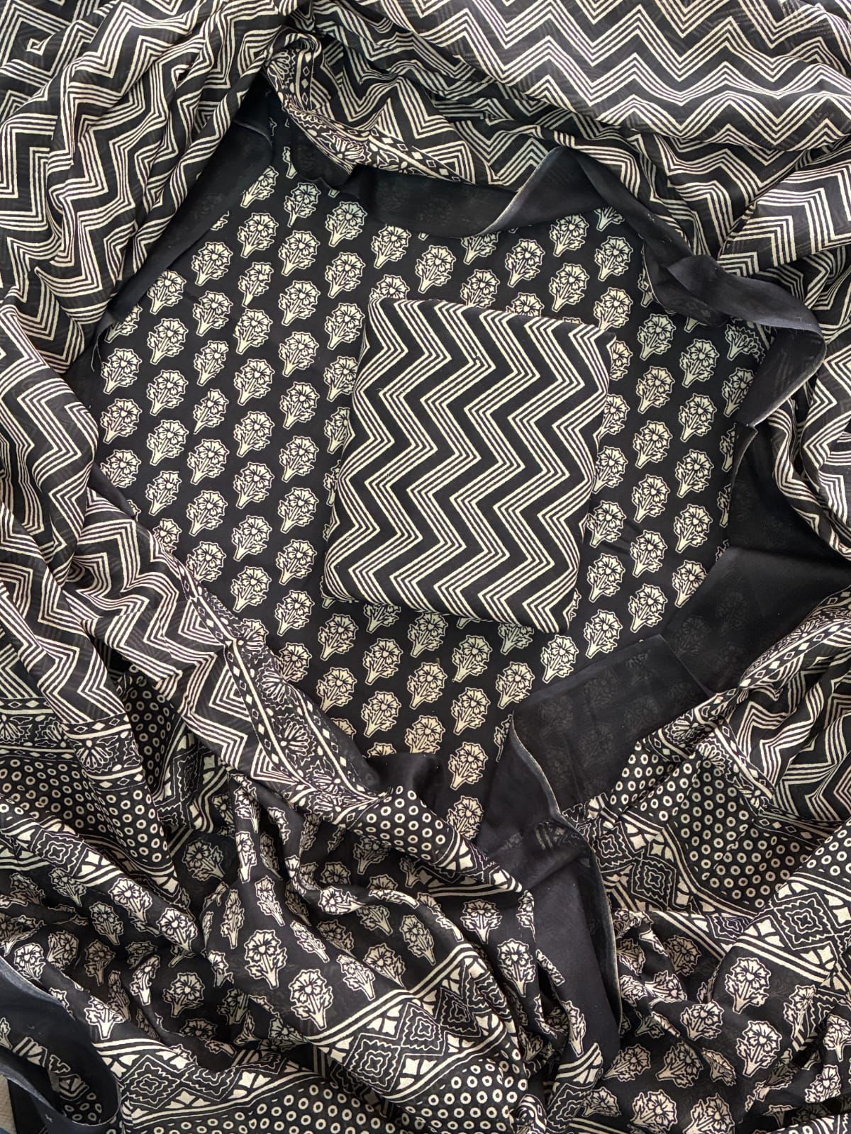 Designer Hand Block Print Cotton Suit Set with Mulmul Dupatta(WACOTMU117)