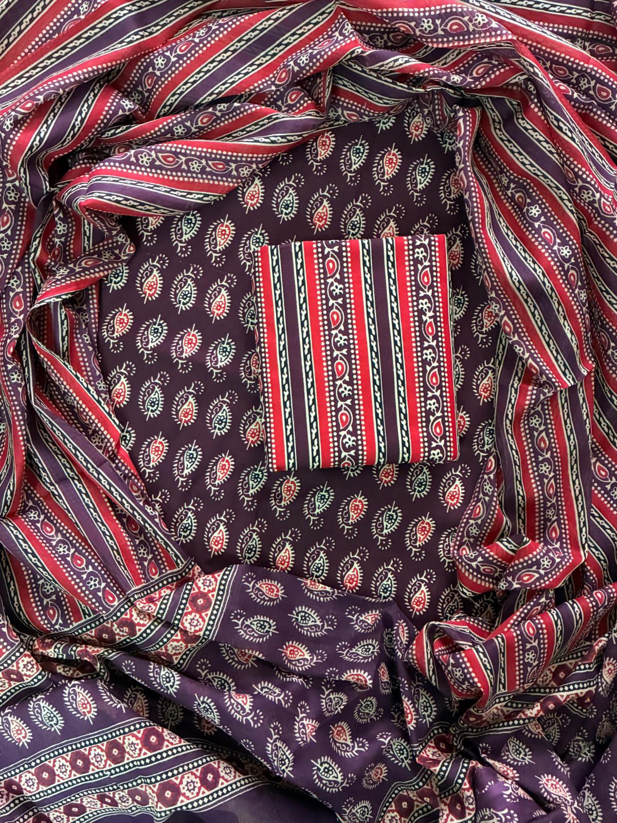 ELEGANT HAND BLOCK PRINT COTTON SUIT SET WITH MULMUL DUPATTA(WACOTMU16)