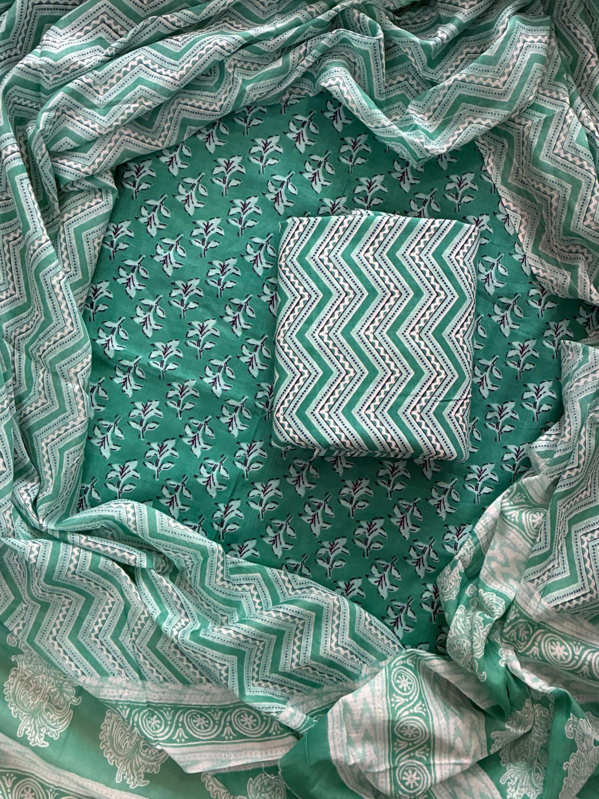 ELEGANT HAND BLOCK PRINT COTTON SUIT SET WITH MULMUL DUPATTA(WACOTMU12)