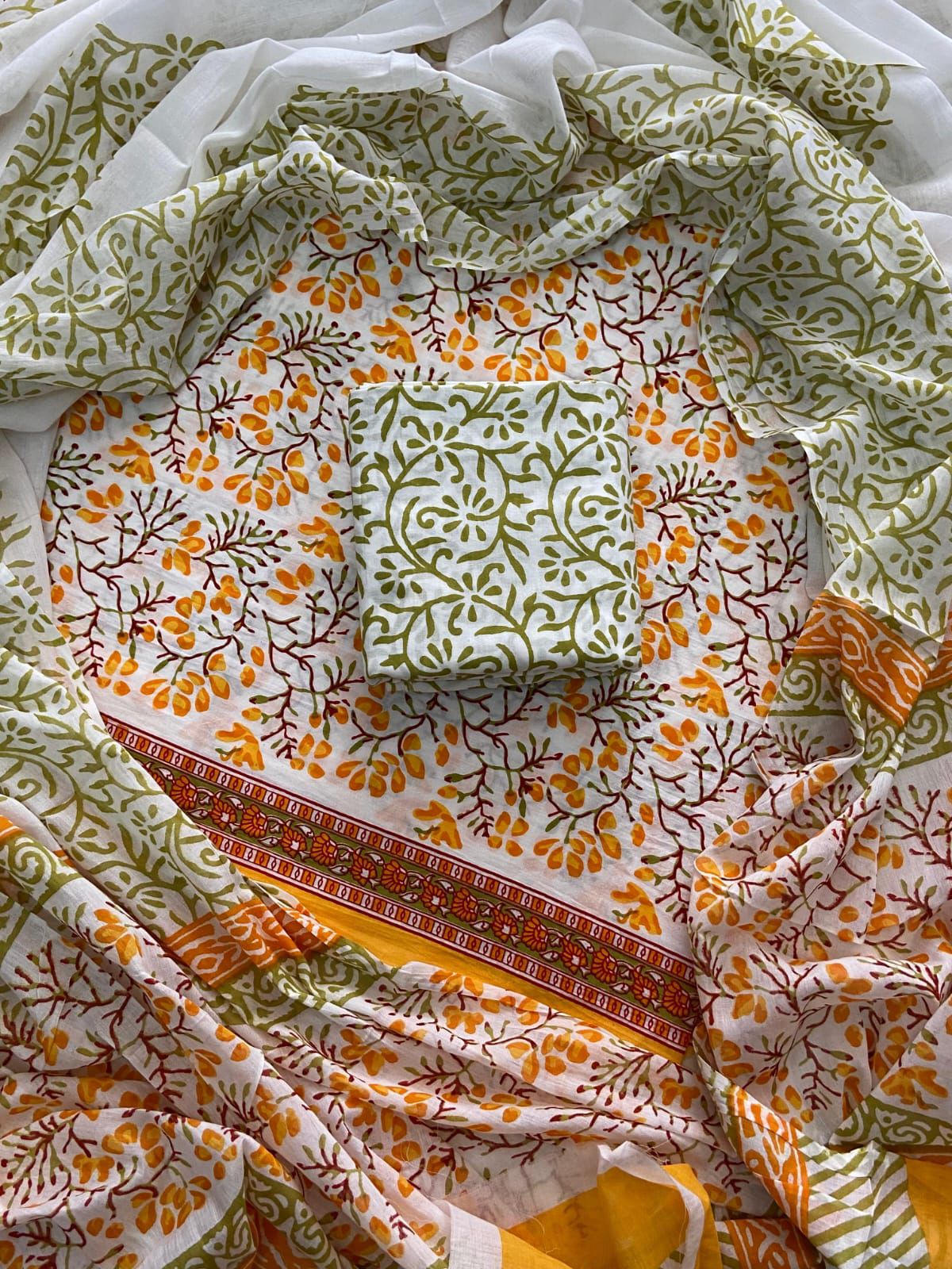 ELEGANT HAND BLOCK PRINT COTTON SUIT SET WITH MULMUL DUPATTA(WACOTMU37)