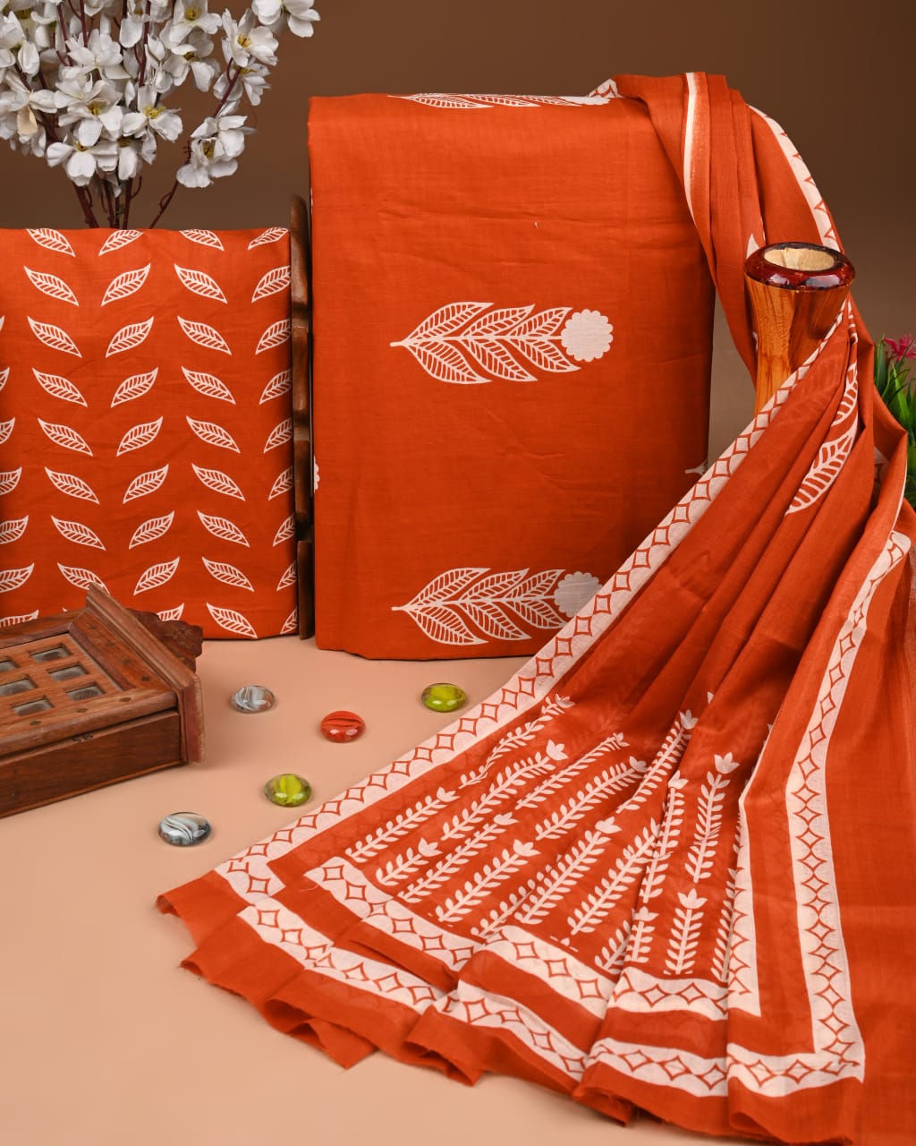 ELEGANT HAND BLOCK PRINT COTTON SUIT SET WITH MULMUL DUPATTA(WACOTMU54)