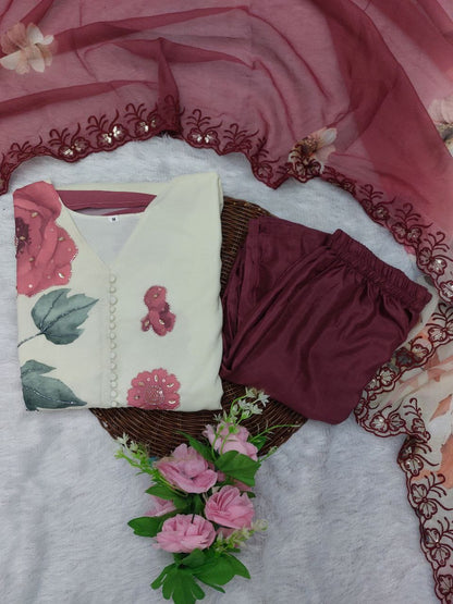 Featuring beautiful Heavy Suit Set which is beautifully decorated Embroidered🪡and Hand work.(RRRD10) 02