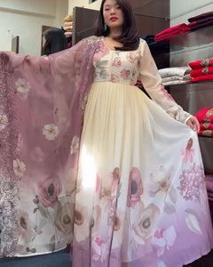 Featuring beautiful Heavy Suit Set which is beautifully decorated Embroidered🪡and Hand work.(RRRD10) 02