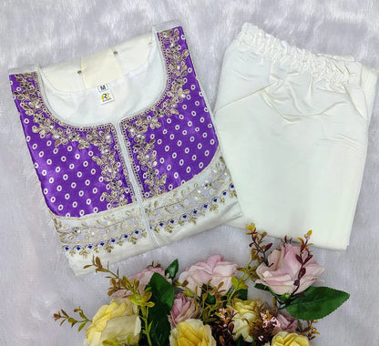 Featuring beautiful Heavy Set which is beautifully decorated Embroidered🪡and work.  (RRRD08) 02