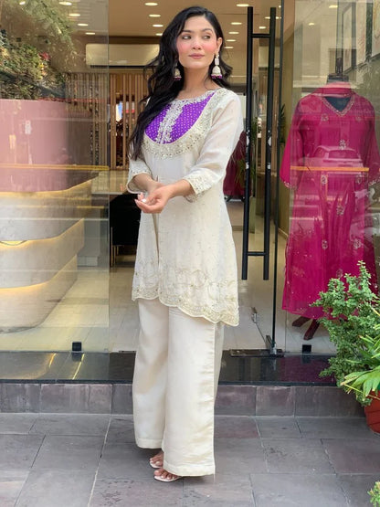 Featuring beautiful Heavy Set which is beautifully decorated Embroidered🪡and work.  (RRRD08) 02