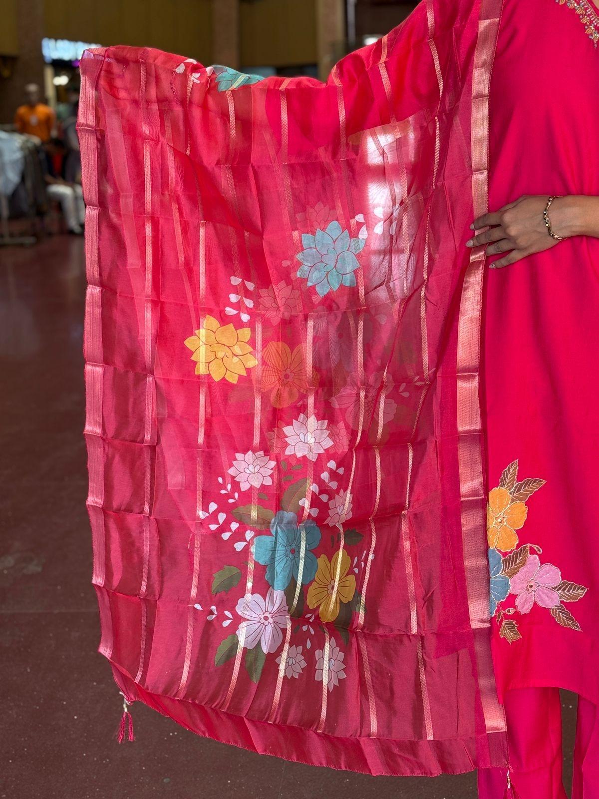 Featuring beautiful Heavy Set which is beautifully decorated All over Handwork🪡on suit and digital print. (SWDH04)