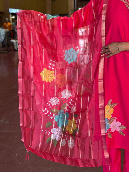 Featuring beautiful Heavy Set which is beautifully decorated All over Handwork🪡on suit and digital print. (SWDH04)