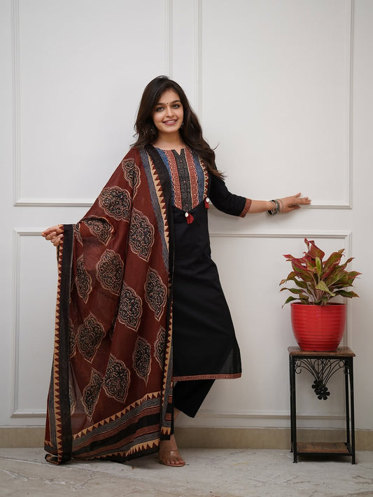 New stylish and affordable beautiful straight fit set with beautiful neck work and fabric pure Cotton slub. (SWSK01)