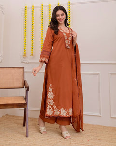 Look straight out of a dreamy movie set as you turn around and walk in this elegant flaired suit! The perfect of traditional wear. (SWSK02)