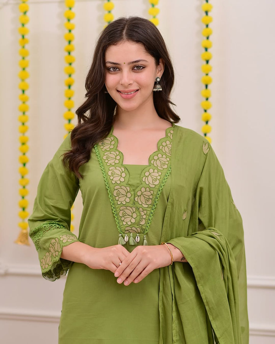 Look straight out of a dreamy movie set as you turn around and walk in this elegant flaired suit! The perfect of traditional wear. (SWSK02)