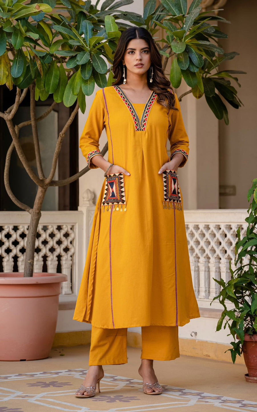 New stylish and affordable beautiful look start a-line set with beautiful elephant print and fabric pure Cotton💃💃 (SWSK05)