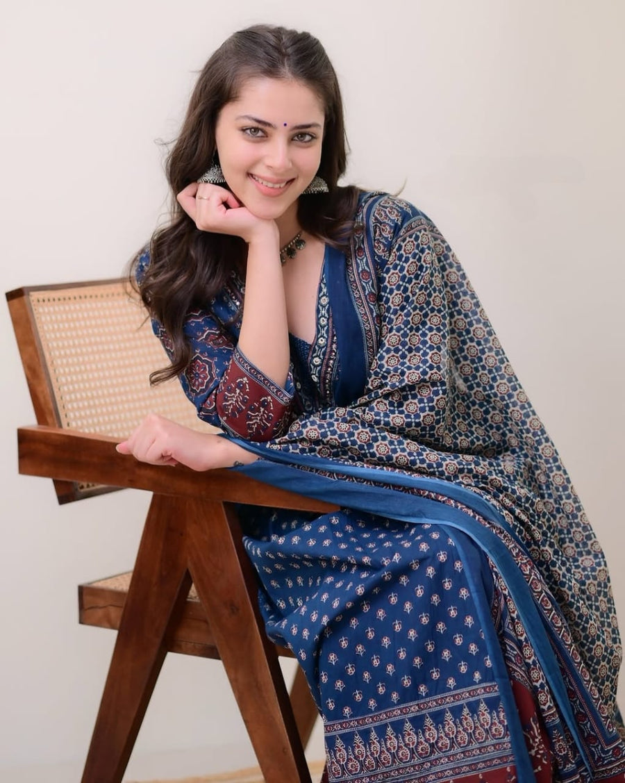 New stylish and affordable beautiful look straight set with beautiful print and fabric pure Cotton💃💃 (SWSK06)