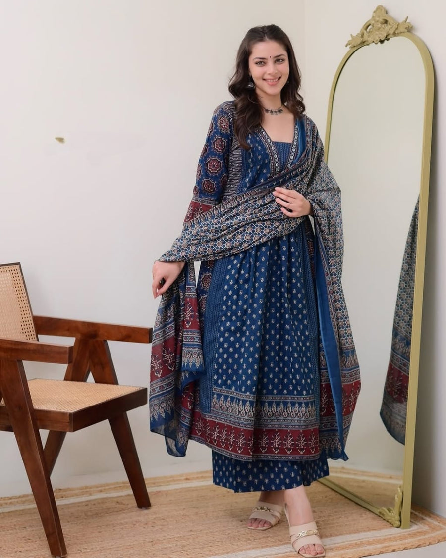 New stylish and affordable beautiful look straight set with beautiful print and fabric pure Cotton💃💃 (SWSK06)