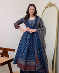 New stylish and affordable beautiful look straight set with beautiful print and fabric pure Cotton💃💃 (SWSK06)