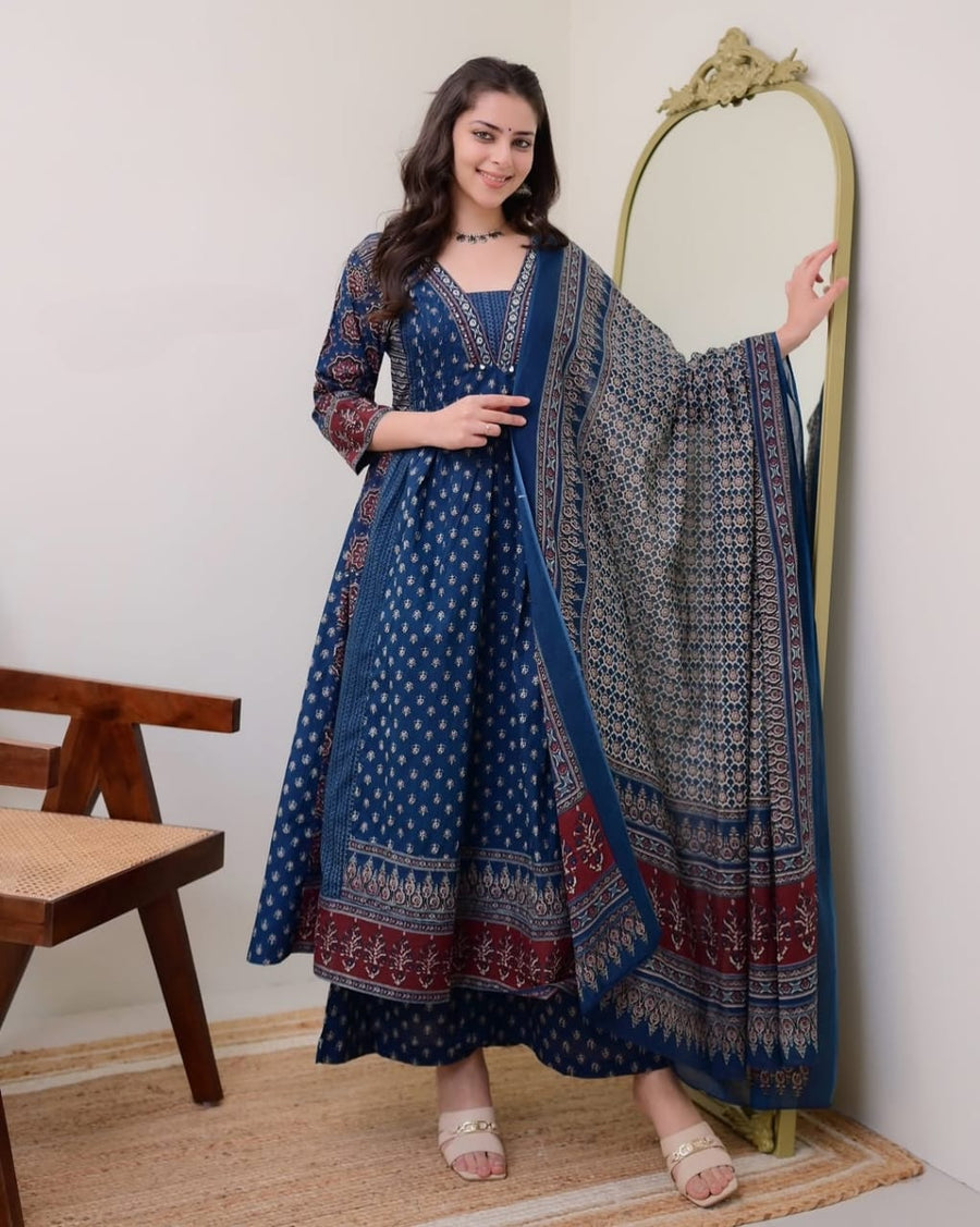 New stylish and affordable beautiful look straight set with beautiful print and fabric pure Cotton💃💃 (SWSK06)