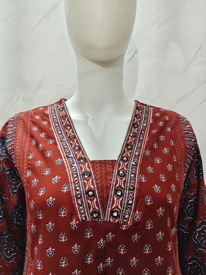 New stylish and affordable beautiful look straight set with beautiful print and fabric pure Cotton💃💃 (SWSK06)