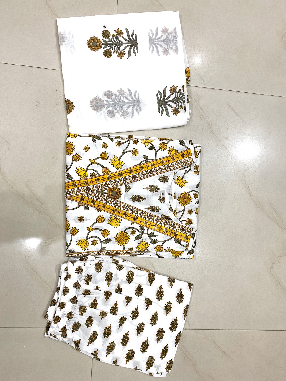 New stylish and affordable beautiful look straight set with beautiful print and fabric pure Cotton💃💃 (SWSK07)