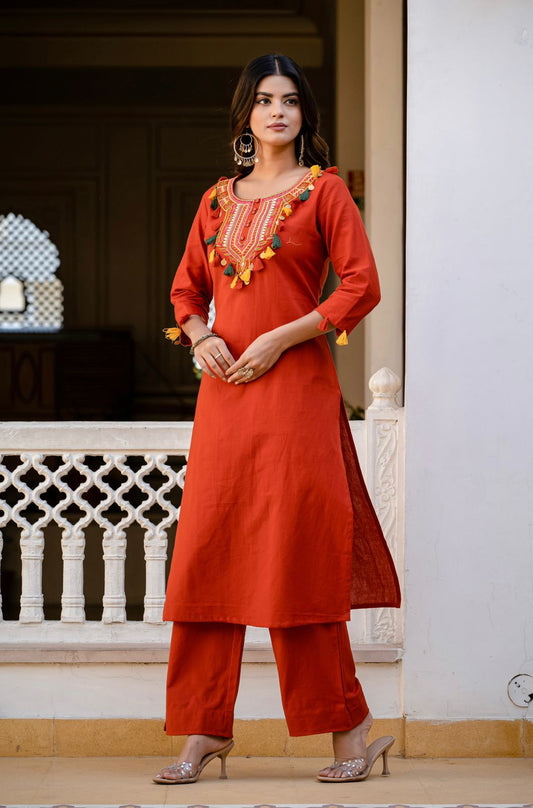 New stylish and affordable beautiful look straight set with beautiful print and fabric pure Cotton💃💃 (SWSK08)