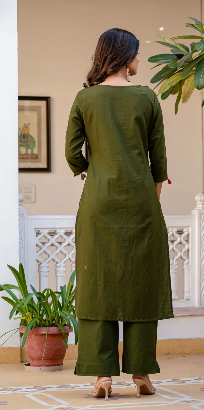 New stylish and affordable beautiful look straight set with beautiful print and fabric pure Cotton💃💃 (SWSK08)