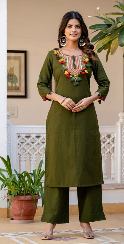 New stylish and affordable beautiful look straight set with beautiful print and fabric pure Cotton💃💃 (SWSK08)