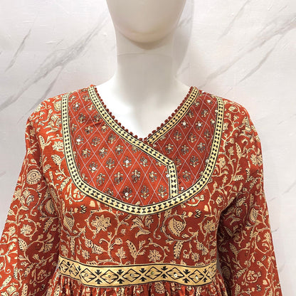 New stylish and affordable beautiful look straight set with beautiful print and fabric pure Cotton💃💃 (SWSK09)