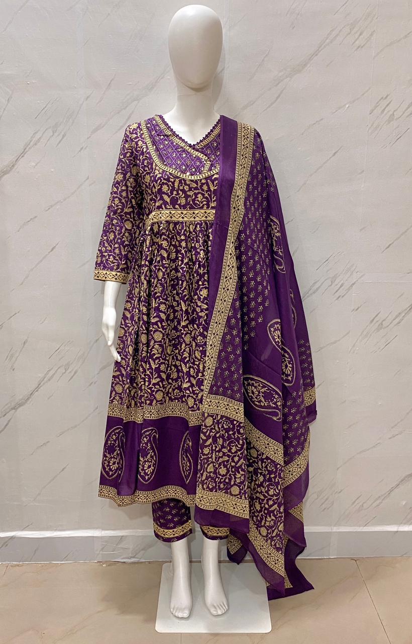 New stylish and affordable beautiful look straight set with beautiful print and fabric pure Cotton💃💃 (SWSK09)