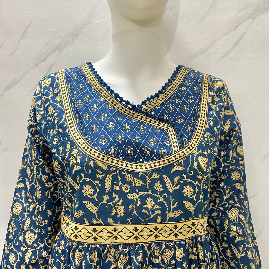 New stylish and affordable beautiful look straight set with beautiful print and fabric pure Cotton💃💃 (SWSK09)