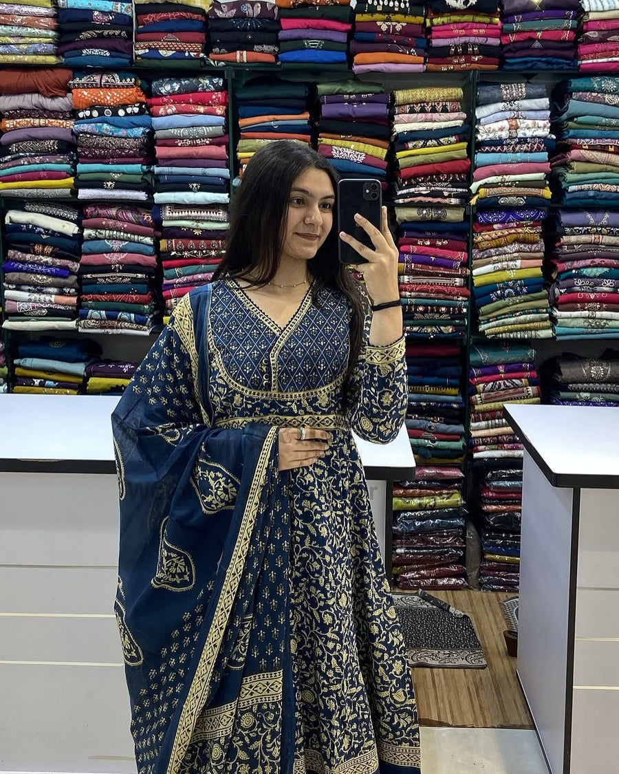 New stylish and affordable beautiful look straight set with beautiful print and fabric pure Cotton💃💃 (SWSK09)