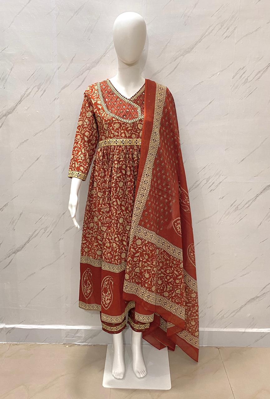 New stylish and affordable beautiful look straight set with beautiful print and fabric pure Cotton💃💃 (SWSK09)