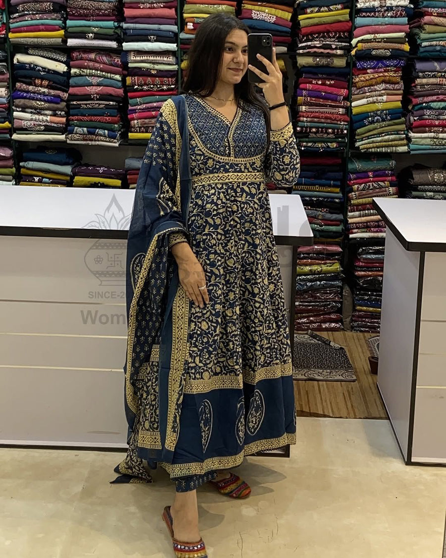 New stylish and affordable beautiful look straight set with beautiful print and fabric pure Cotton💃💃 (SWSK09)