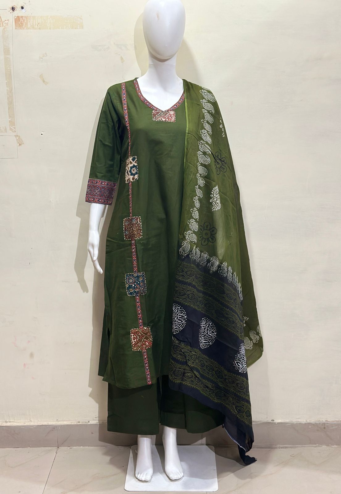 Beautifull straight petan set with beautiful pech work and hand katha work on all over kurti (SWSK11)