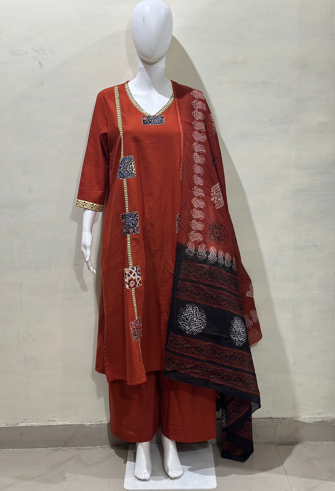 Beautifull straight petan set with beautiful pech work and hand katha work on all over kurti (SWSK11)