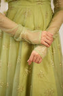 Featuring beautiful Heavy Suit Set which is beautifully decorated Semi Beats 🌼 Work. (RRD02)