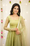 Featuring beautiful Heavy Suit Set which is beautifully decorated Semi Beats 🌼 Work. (RRD02)