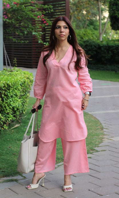 Upgrade your office wear wardrobe with this classy yet chic monochrome pant-set for all day comfort and trendy look🌸🌸 (SWSK12)