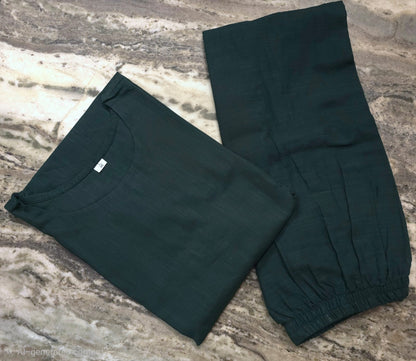 Upgrade your office wear wardrobe with this classy yet chic monochrome pant-set for all day comfort and trendy look🌸🌸 (SWSK13)